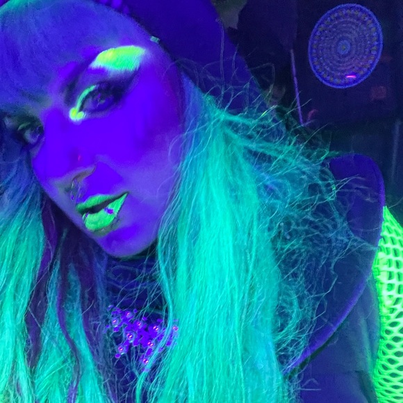 Meet your Posher, Jen - Picture 14 of 16